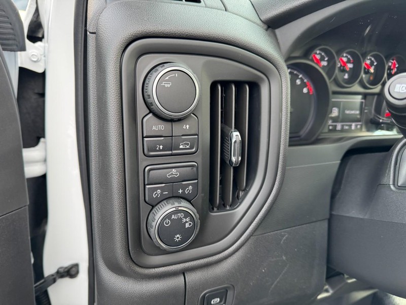 Chevrolet Silverado 1500 Vehicle Image 11