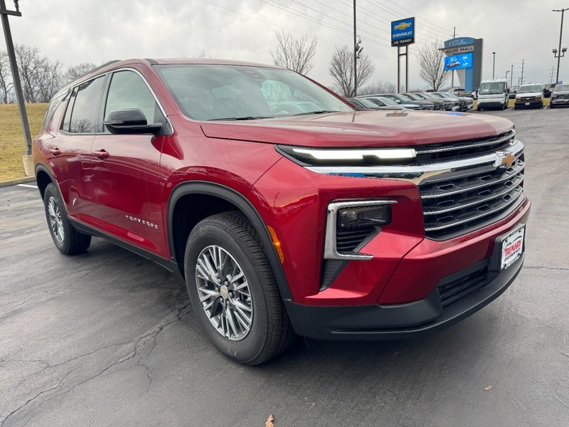 Chevrolet Traverse Vehicle Image 02