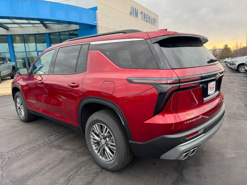 Chevrolet Traverse Vehicle Image 05