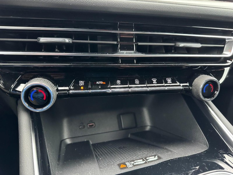 Chevrolet Traverse Vehicle Image 14