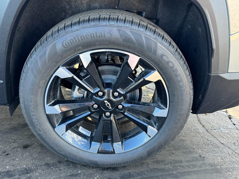 Chevrolet Equinox Vehicle Image 06