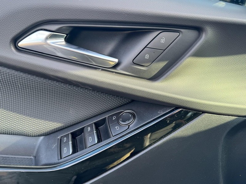 Chevrolet Equinox Vehicle Image 10