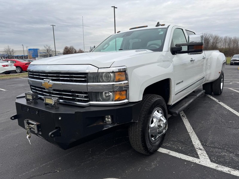 Chevrolet Silverado 3500HD Built After Aug 14 Vehicle Image 07