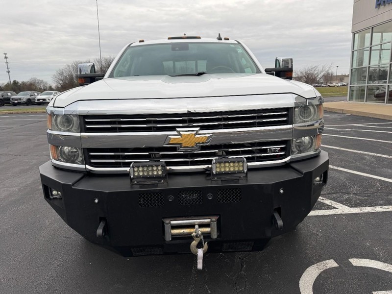 Chevrolet Silverado 3500HD Built After Aug 14 Vehicle Image 08