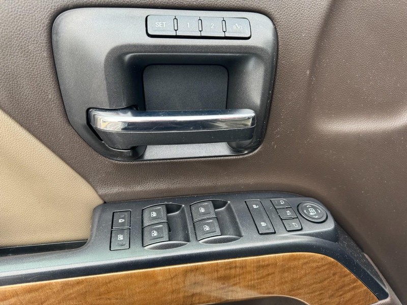 Chevrolet Silverado 3500HD Built After Aug 14 Vehicle Image 15