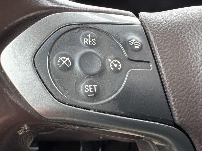 Chevrolet Silverado 3500HD Built After Aug 14 Vehicle Image 17