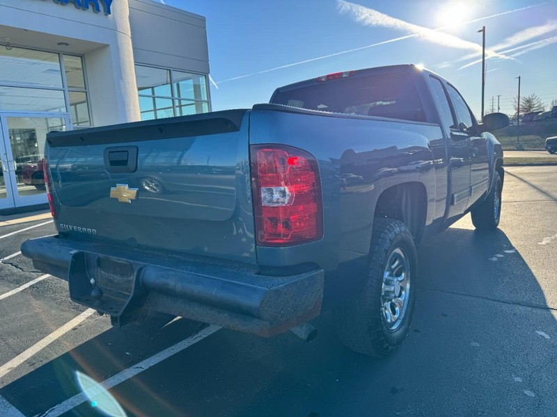 Chevrolet Silverado 1500 Vehicle Image 03