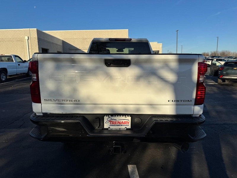 Chevrolet Silverado 2500HD Vehicle Image 04