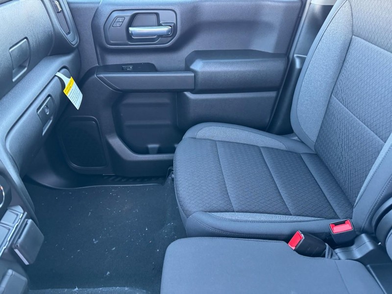 Chevrolet Silverado 2500HD Vehicle Image 09