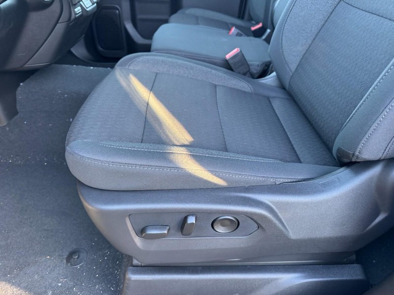 Chevrolet Silverado 2500HD Vehicle Image 10