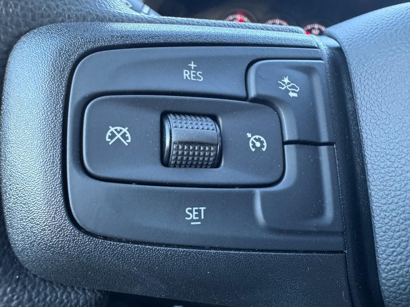 Chevrolet Silverado 2500HD Vehicle Image 13