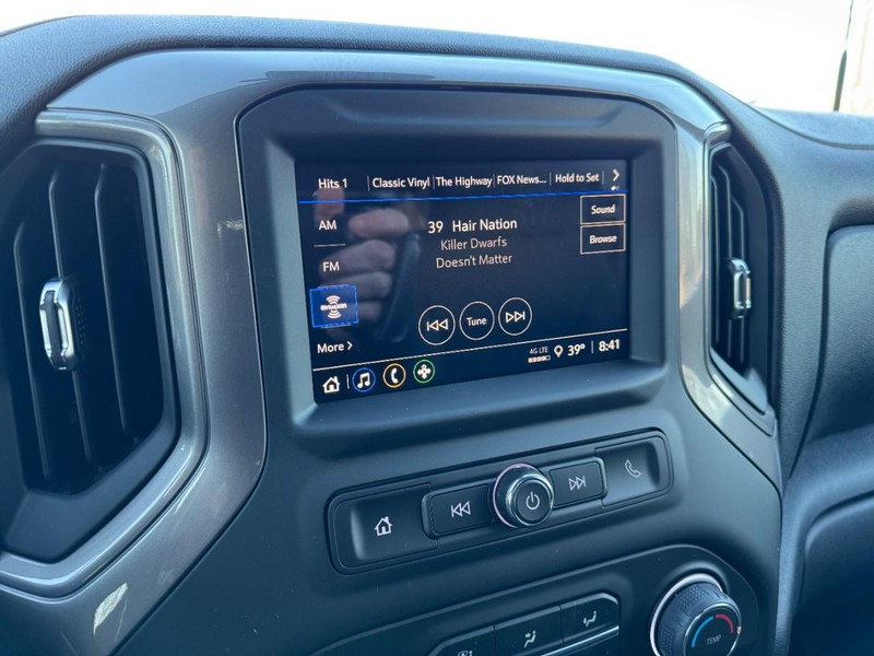 Chevrolet Silverado 2500HD Vehicle Image 15