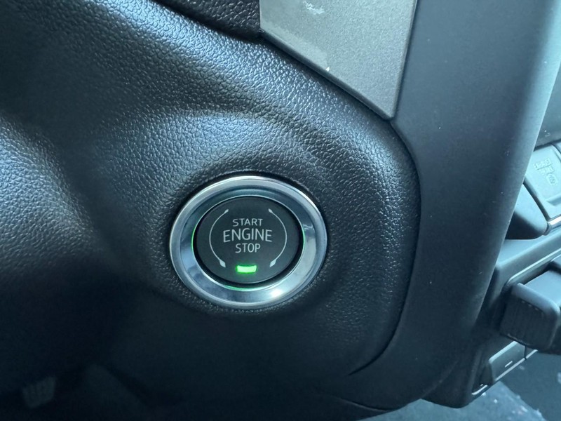 Chevrolet Silverado 2500HD Vehicle Image 17