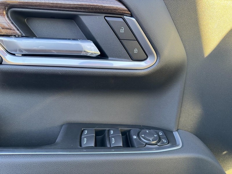 Chevrolet Silverado 1500 Vehicle Image 12