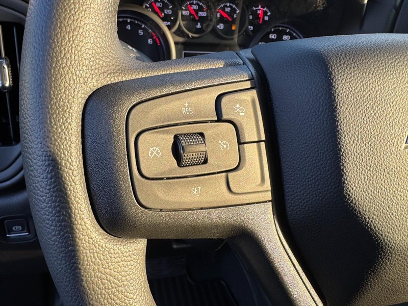 Chevrolet Silverado 1500 Vehicle Image 14