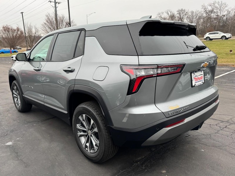 Chevrolet Equinox Vehicle Image 05