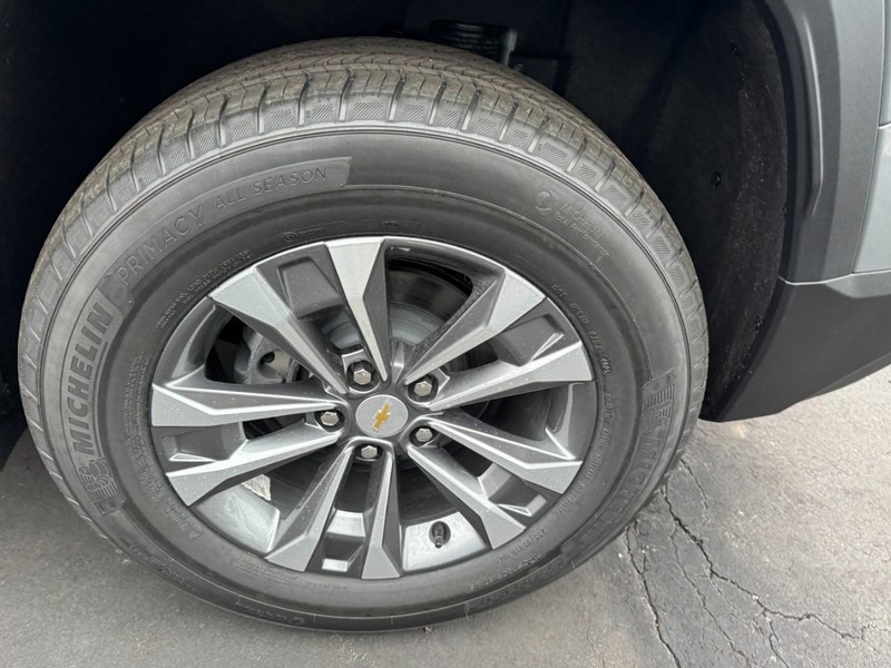 Chevrolet Equinox Vehicle Image 06