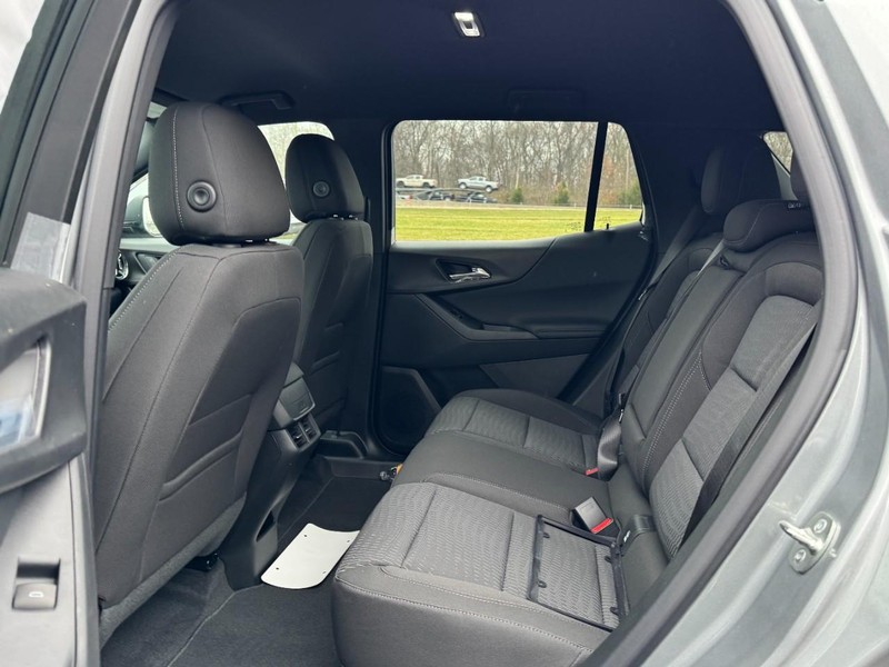 Chevrolet Equinox Vehicle Image 07