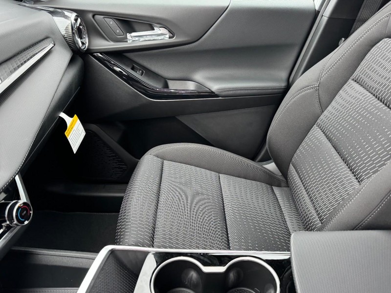 Chevrolet Equinox Vehicle Image 08