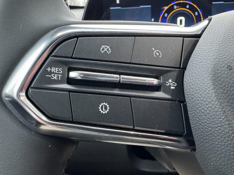 Chevrolet Equinox Vehicle Image 11