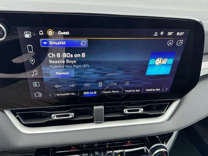 Chevrolet Equinox Vehicle Image 14