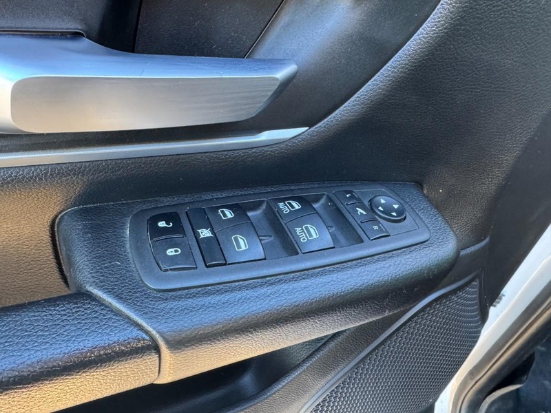 Ram 1500 Vehicle Image 15