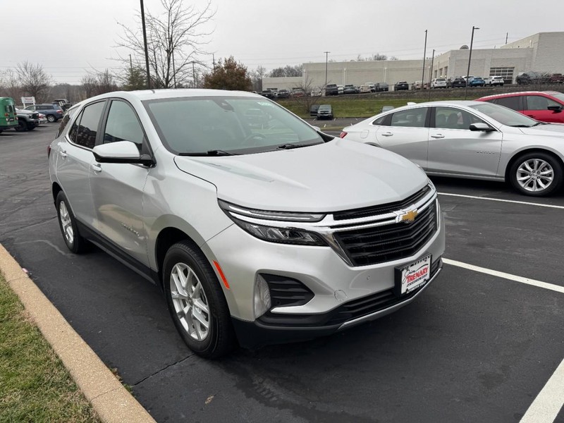 Chevrolet Equinox Vehicle Image 03