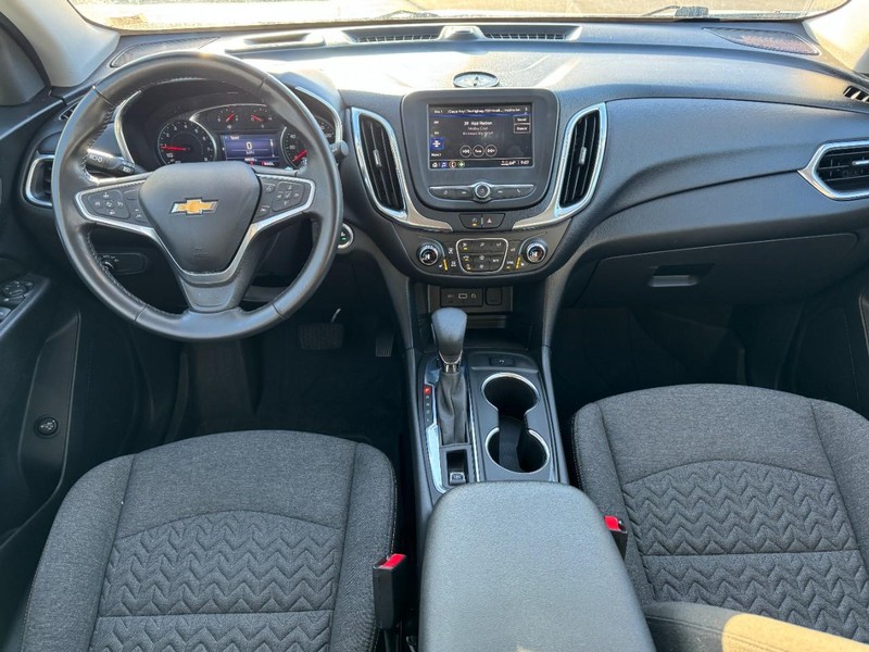 Chevrolet Equinox Vehicle Image 11