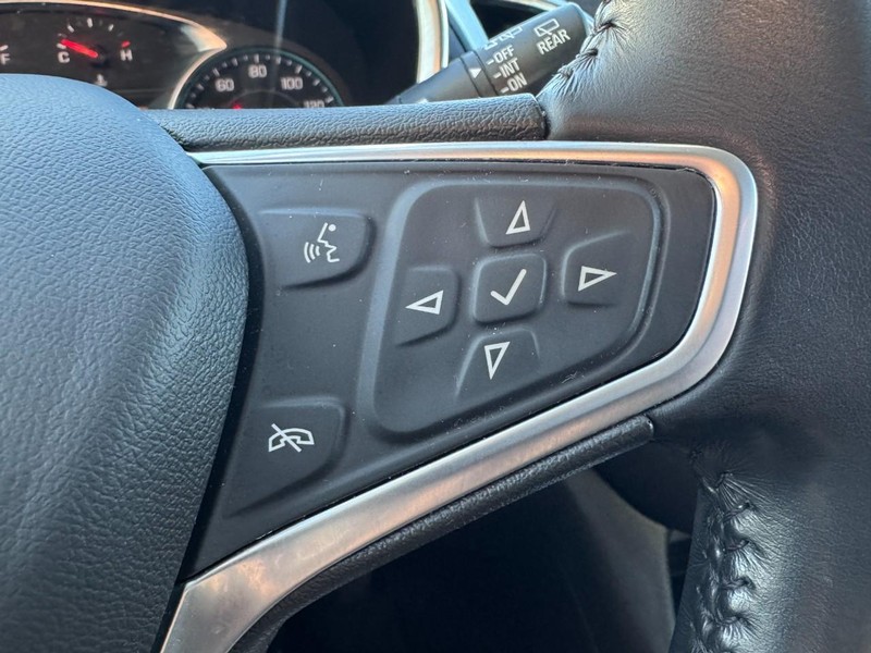 Chevrolet Equinox Vehicle Image 17