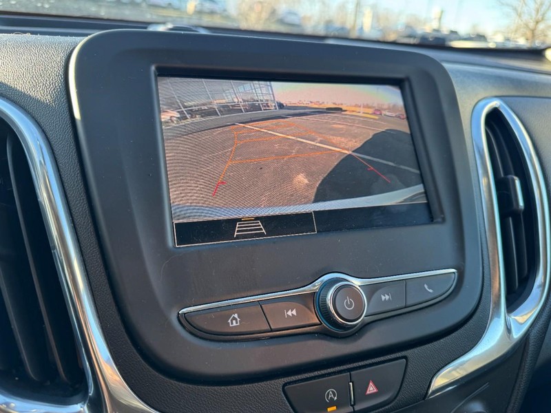 Chevrolet Equinox Vehicle Image 19