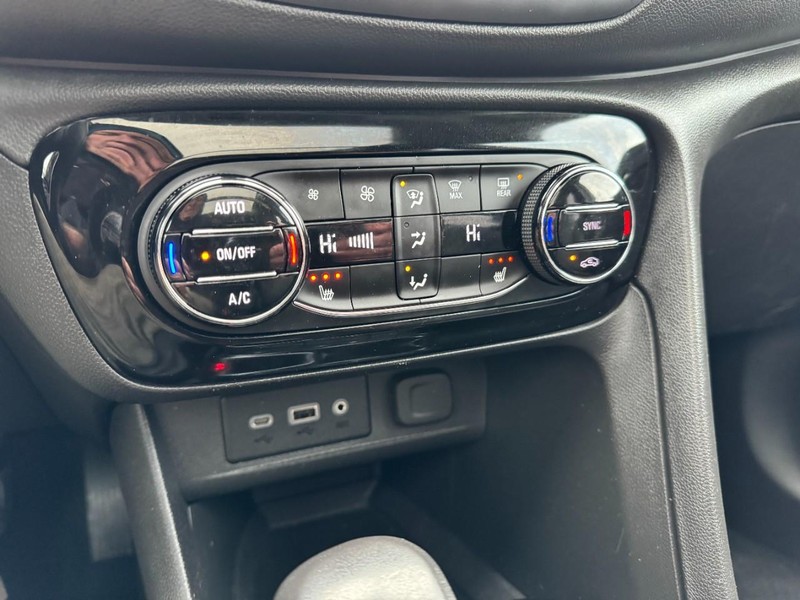 Buick Encore GX Vehicle Image 19