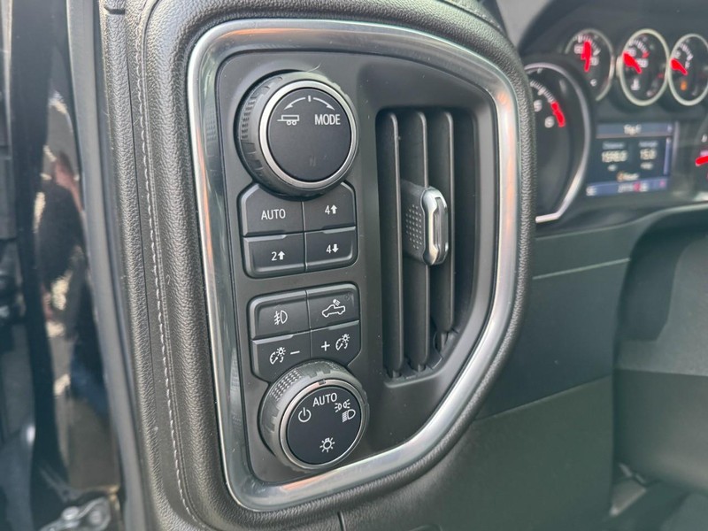 Chevrolet Silverado 1500 LTD Vehicle Image 16