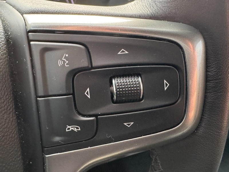 Chevrolet Silverado 1500 LTD Vehicle Image 18