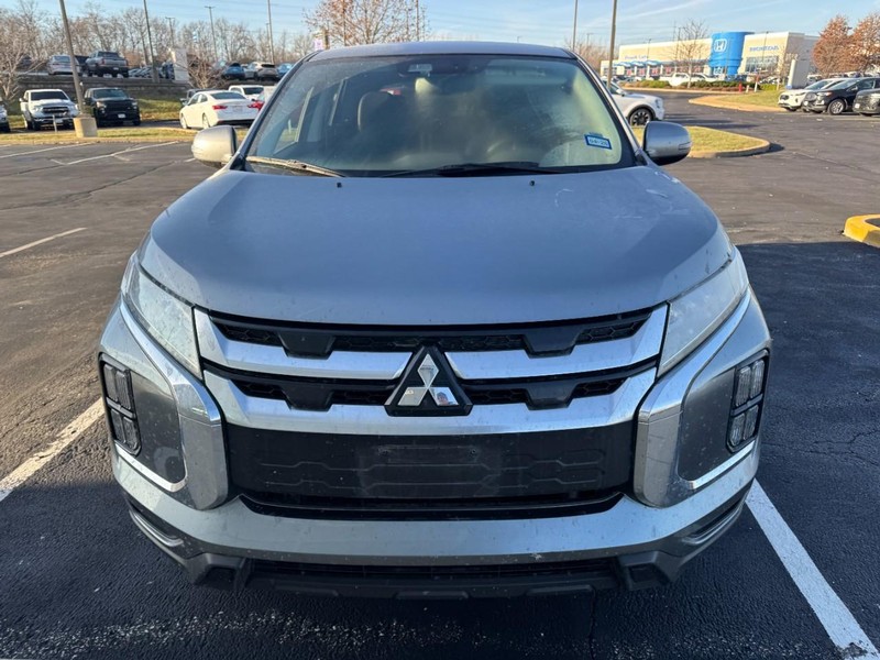 Mitsubishi Outlander Sport Vehicle Image 02