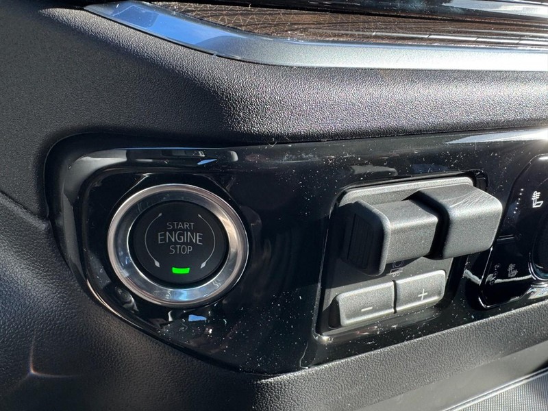 Chevrolet Silverado 1500 Vehicle Image 18