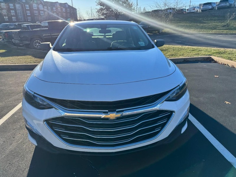 Chevrolet Malibu Vehicle Image 03