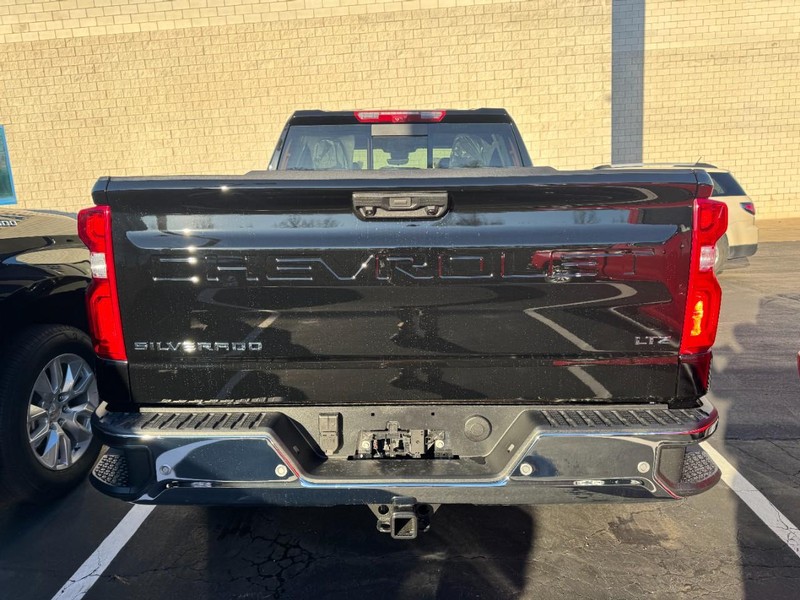 Chevrolet Silverado 1500 Vehicle Image 04