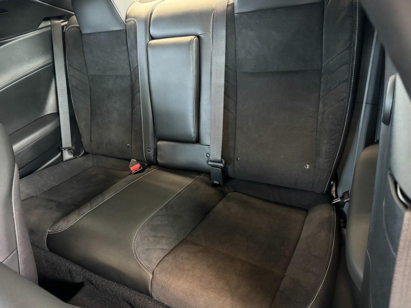 Dodge Challenger Vehicle Image 09