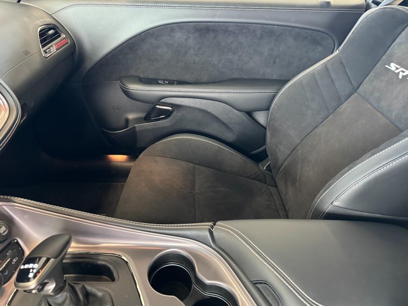 Dodge Challenger Vehicle Image 10