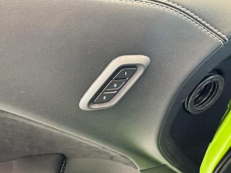 Dodge Challenger Vehicle Image 12