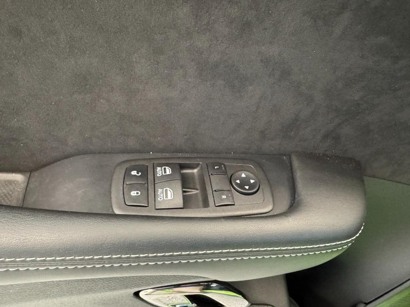 Dodge Challenger Vehicle Image 13