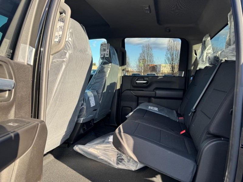 Chevrolet Silverado 2500HD Vehicle Image 09