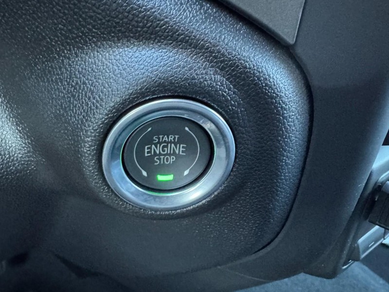 Chevrolet Silverado 2500HD Vehicle Image 17