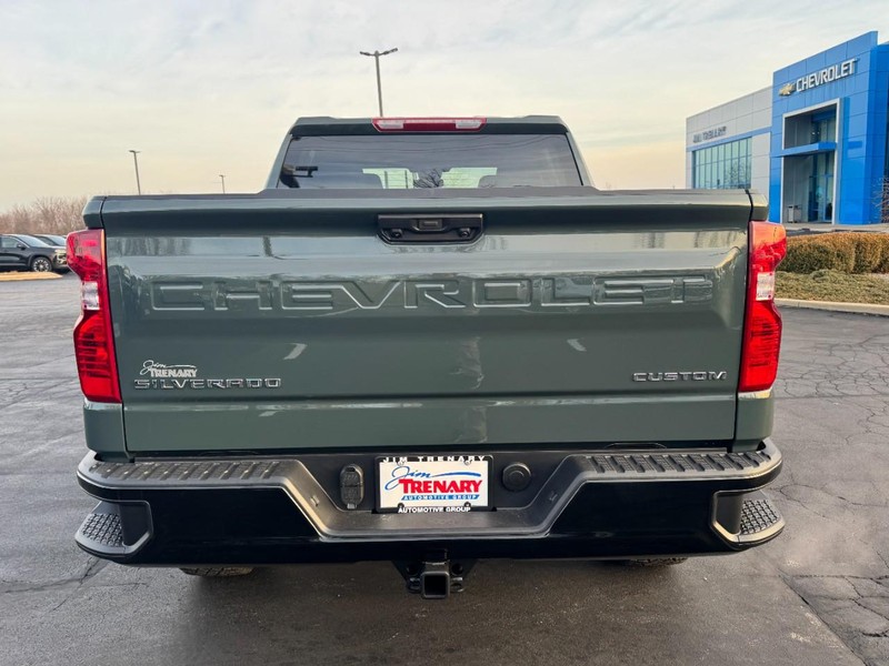 Chevrolet Silverado 1500 Vehicle Image 04