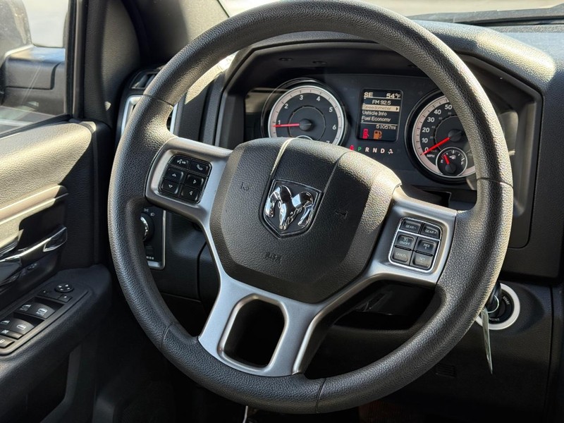 Ram 1500 Classic Vehicle Image 12