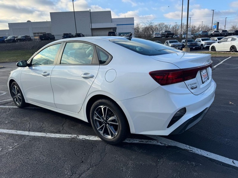 Kia Forte Vehicle Image 05