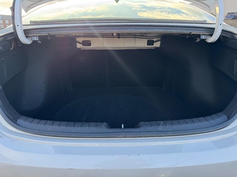 Kia Forte Vehicle Image 06