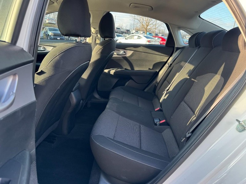 Kia Forte Vehicle Image 10