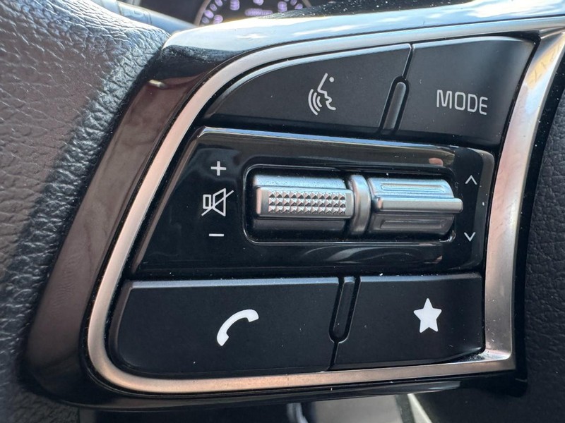 Kia Forte Vehicle Image 16