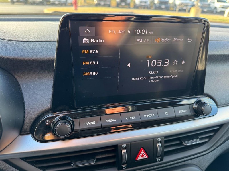 Kia Forte Vehicle Image 19